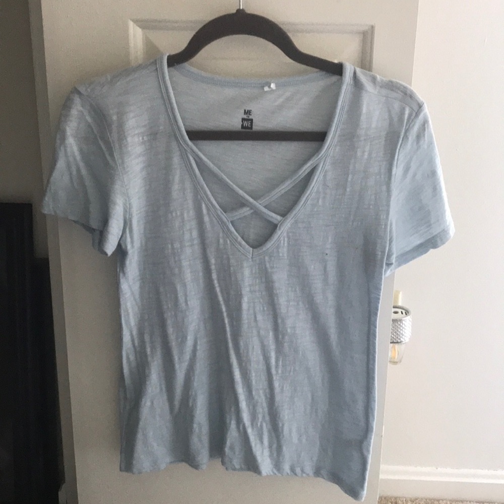 Light blue crossed tee